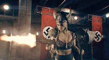 потрясный фильмец!
девушки в фильме зачетные. признаюсь, думал они из прона и гуглил их фильмы, ан-нет