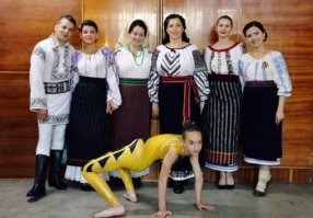 У нас таких верблюдов,в каждом ДК!