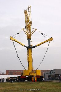 Мамонт в рабочем положении.