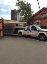 Это тягач для перевозки лошадей.