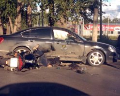 ""В отделе пропаганды ГИБДД Новосибирской области уточнили возраст погибшего: ему было 24 года. Водительских прав категории "А" у мотоциклиста не оказалось..."" 
Отсюда:news.ngs.ru/more/50594461/