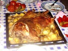 Да этих крыс везде едят, особенно их прибалты уважают.