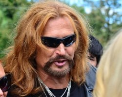 У нас свой желтый сумасшедший муравей