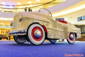 Это тот самый что сейчас в ТЦ Метрополис стоит?