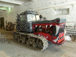 Лучше уступить трактору.