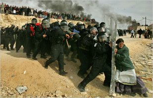 Женщины протестуют: 30 сильнейших фото за всю историю