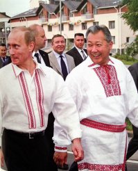 Фокус с переодеванием: во что приходится наряжаться лидеру страны