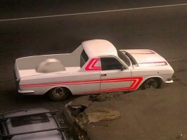 Даже нормальным редактором поленинились воспользоваться, обычным Paint`ом вставляли?