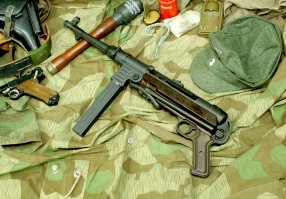 Ох мля ... надо прикупить ... и напомнить этому янки Арденны 1944 ... зиму
