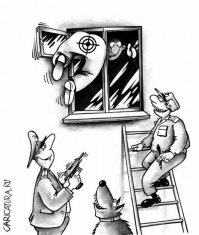 Из моей практики: 
в начале 2000-ых в городе герое Пскове, двое солдатиков срочной службы рванули в законное увольнение, выбрали окно на первом этаже пятиэтажки в центре и залезли  туда через открытую форточку. Набрали кучу  ништяков в квартире, и с двумя мешками и добра вышли в тамбур из ограбленной квартиры. Квартира захлопнулась, выход из  тамбура тоже по ключу, ибо там защелка. Бдительная бабушка с котиком, в процессе его выгуливания, заметила проникновение через форточку и сообщила куда надо. В итоге прибыл наряд и обнаружил в закрытом  тамбуре двух дебилов с кучей награбленного, которые там  сидели и ели спижженный торт.