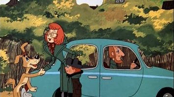 Самое интересное вчера с ребенком смотрел, и обратил внимание что машина то в семье простоквашенской менялась) а то и две было)))