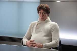 А ... Дюжев малость ... беременный и его мутит