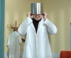 Рекорды, которые мы заслужили: индиец засунул себе в рот 459 пластиковых соломинок