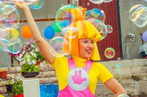 Ага, причем под песенку фиксиков или лунтика.