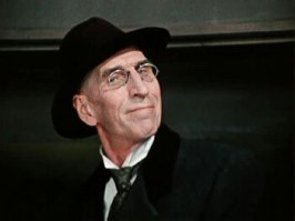 Остап Бендер форэва! И как говорил мой друг детства,дураки не мамонты,они не вымрут) А дядя всё равно найдет кого"хлопнуть",особенно девочку,они быстрее ведутся на сопливые романтические истории...