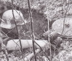 ага , думаешь твои товарищи , били нас с лазеров в то время ? Не , точно такимиже связками, и также лёжа