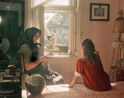 Солнце светило ярче, еда была вкуснее, а планшет зарядить могли в каждом доме.