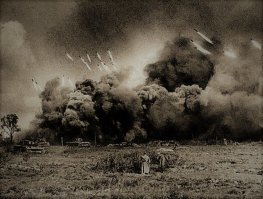 Я так понял, что автор хотел здесь представить залп "Катюш"?
Думаю, что это немчура палит из своих орудий:
1. Снаряды слишком короткие для "Катюш".
2. Разлет слишком большой, что характерно именно для немчуры.
3. Снаряды летят "скопом", а не "по-очереди".