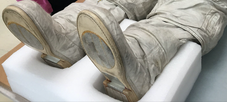 Скафандр Армстронга в музее НАСА.........