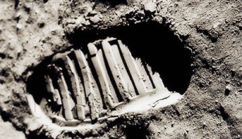 Скафандр Армстронга в музее НАСА.........