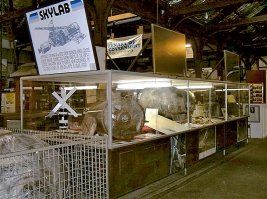 Он же в Австралии шарахнулся! Ну и в океан малость..
Skylab Debris: