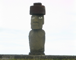 ещё один истукан острова Пасхи