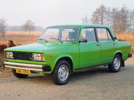 "Как британцы эксплуатируют автомобильную ретро-тему" 
 Наши с неё (темы) и не слезали, хотите рэтро- пожалуйста. А Вы всё- ведро, ведро....:)