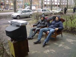 Напомнило старый анекдот:
- Товарищ прапорщик, можно телевизор посмотреть?
- Можно. Но только не включать!