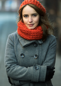 Если у человека который фотографирует, руки не из опы, то портрет можно делать в любое время года рядом с домом.