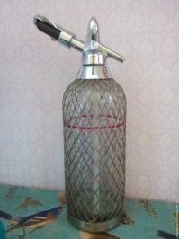 А у нас дома сифон был, жаль родители выбросили, знал бы себе забрал.