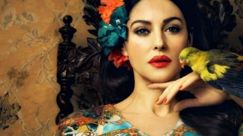 Блондинка и брюнетка