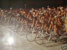 А Меркьюри проще поступил, он на прокат взял велики