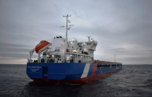 24 ноября 2017 года однопалубное сухогрузное судно "Пола Севастиана" вышло на ходовые испытания. Об этом сообщает пресс-служба Невского судостроительно-судоремонтного завода.
 
Судно проекта RSD49 смешанного "река-море" плавания построено по заказу ООО "Пола Райз" (Россия).