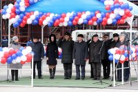 Мне вот Юля в шубке понравилась.