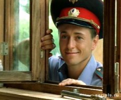 пускай проверит на чьё имя квартира её оформлена...