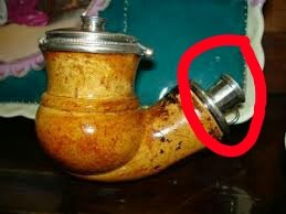 Она отломалась.