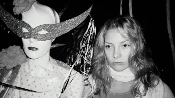 Что у неё со зрачками?