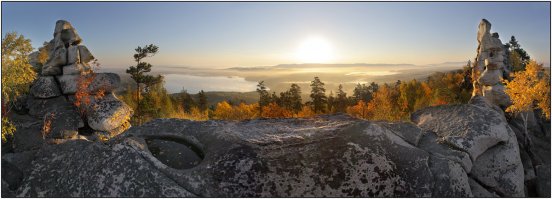 Добавлю панорамку из своего. Аракульские шиханы. Южный Урал.