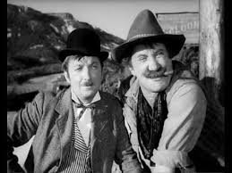 Мальчик! Не хочешь прокатиться на шарабане и получить пакетик леденцов?