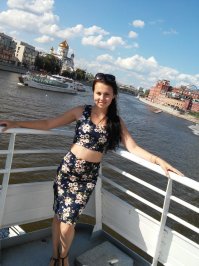 У нас в клинике медсестра тоже красивая, но мужики чего то не прут...