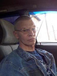 Похож я на погонщика ослов?.. 20 лет в такси... ни одной аварии по моей вине.. не греби всех под одну гребёнку, ладно?