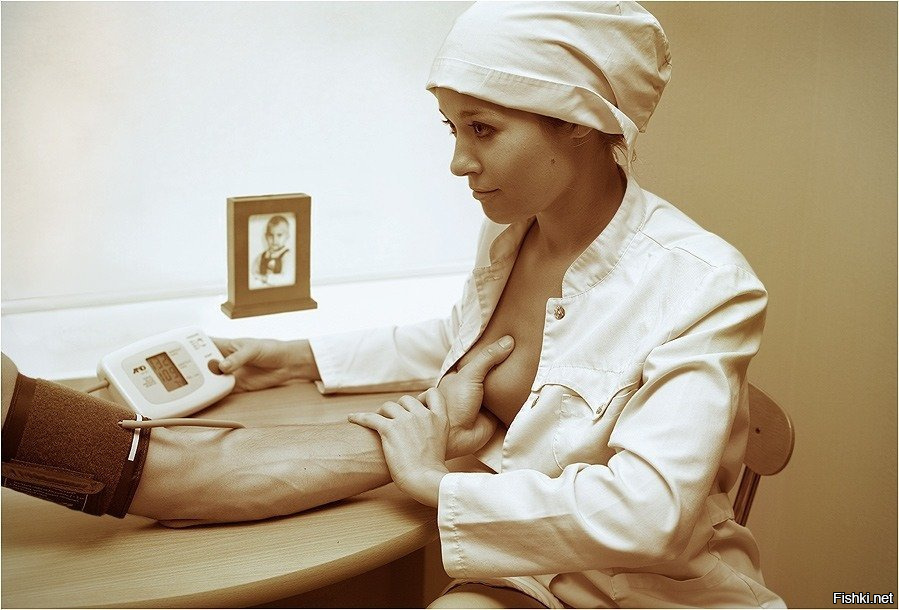 Ради «самой красивой медсестры мира» мужчины готовы пломбировать здоровые зубы