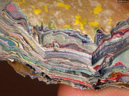 Археология красочных слоев как искусство.