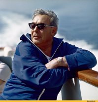 Не похож, Брежнев круче.