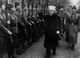 Просто, чтобы убрать вопрос "за что!?". Скорее второй есть вопрос :"Как они такую милость получили, что не утопили всех в Черном море, по окончании войны?"