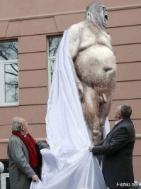 Прижизненные памятники кандидатам в президенты: что дальше?!