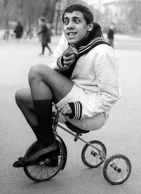 Сам на таком недавно катался, показывал внукам класс.