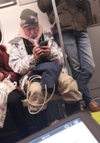 Лёня,ты ли это?!где твой барабан и сектор приз?