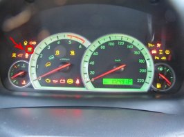 Согласен. Предпусковой подогреватель - просто спиралька.
Если что это  "Daewoo Winstorm"
Cова означает что включился аварийный режим регенерации сажевого фильтра.