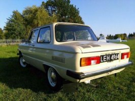 Гражданин Польши выставил на продажу ЗАЗ 968 М 1981 года, за который хочет получить 60 тыс. евро.
Объявление о продаже размещено на сайте mobile.de.
Такую сумму мужчина просит за прекрасное состояние авто. Его пробег составляет всего 6 км, а на лобовом стекле остались элементы заводской этикетки.

  Год постройки 1981. Общий пробег составляет 6 км. Автомобиль оснащен оригинальным двигателем  Был зарегистрирован в Польше в 1995 году, а затем 37 лет пробыл в гараже  Во время снятия с эксплуатации транспортного средства двигатель и трансмиссия были сохранены. Автомобиль имеет новые шины и новую батарею. Эта одна из немногих машин в Европе с таким низким расходом и в таком хорошем состоянии,   говорится в комментарии к объявлению.